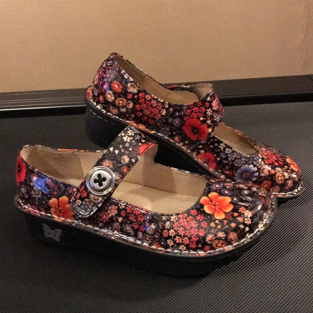 Flower pattern Alegria’s, size 36 EU, 6.5 US